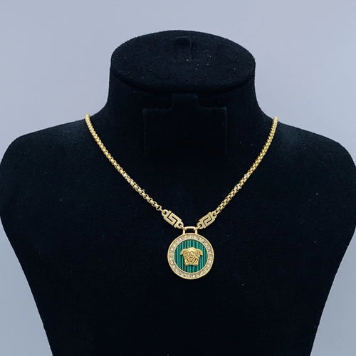 2025 New Necklace Va Premium Pendant Reveals Vintage Style Suitable for Gifts